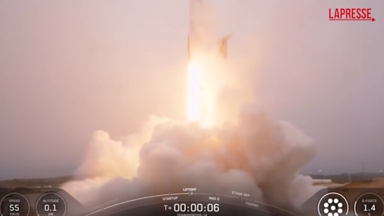 spazio lanciati altri 7 satelliti della costellazione italiana iride le immagini