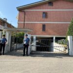 Torino, donna trovata senza vita in casa: indagini in corso
