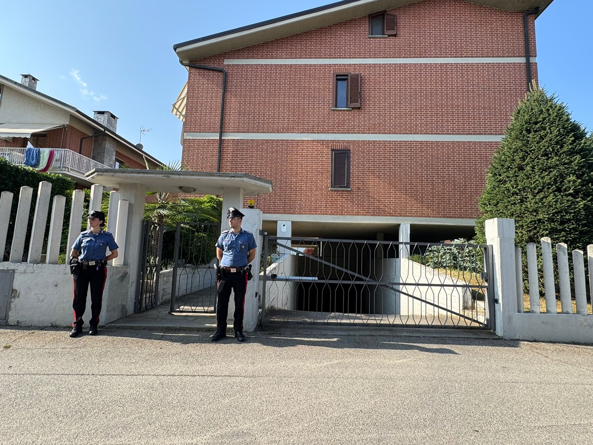 Torino, donna trovata senza vita in casa: indagini in corso Torino, donna trovata senza vita in casa: indagini in corso