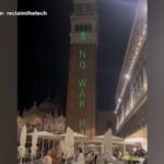 Venezia, “No space 4 Bezos”: il video dei laser sul campanile di San Marco