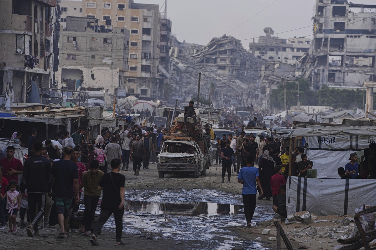 Gaza, raid israeliano su mercato: almeno 18 morti Gaza, raid israeliano su mercato: almeno 18 morti