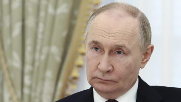 Ucraina, Putin: “Incontro con Trump possibile ma deve essere preparato”