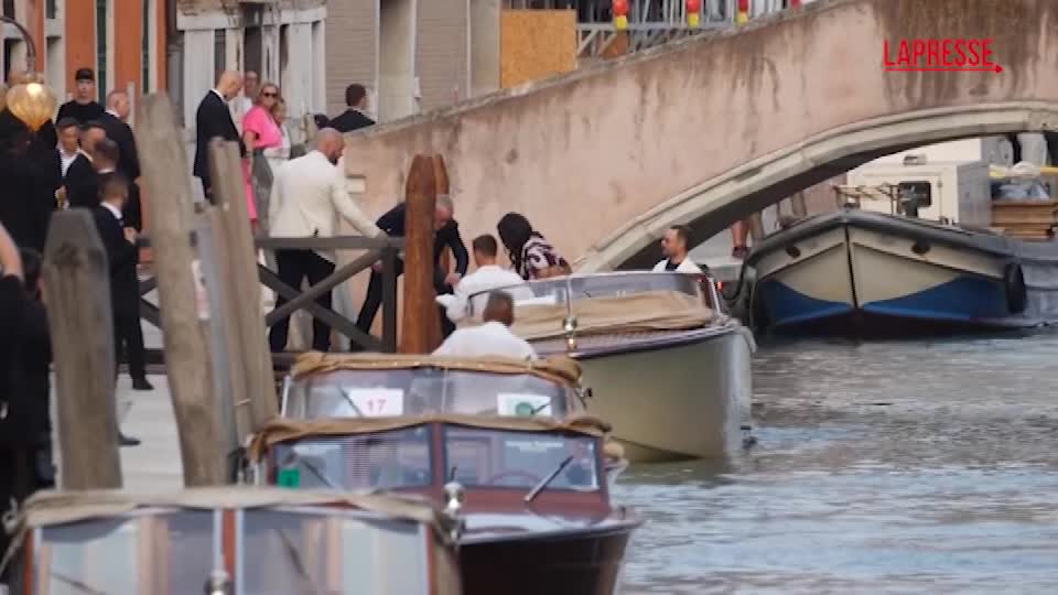 Matrimonio Bezos, a Venezia anche le Kardashian: la parata di star in Laguna Matrimonio Bezos, a Venezia anche le Kardashian: la parata di star in Laguna