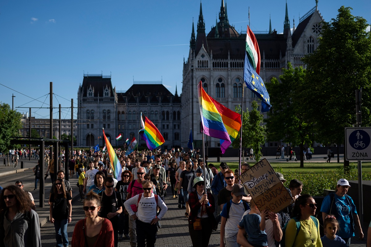 Pride Budapest 2025, la manifestazione che sfida i divieti di Orban