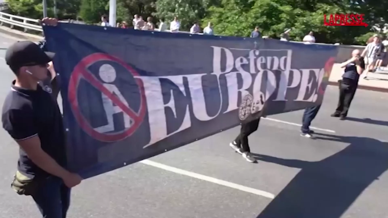 Budapest Pride 2025, estrema destra tenta di bloccare la parata Budapest Pride 2025, estrema destra tenta di bloccare la parata