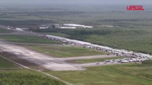 Alligator Alcatraz, la struttura dove gli immigrati saranno circondati da coccodrilli: le immagini dal drone