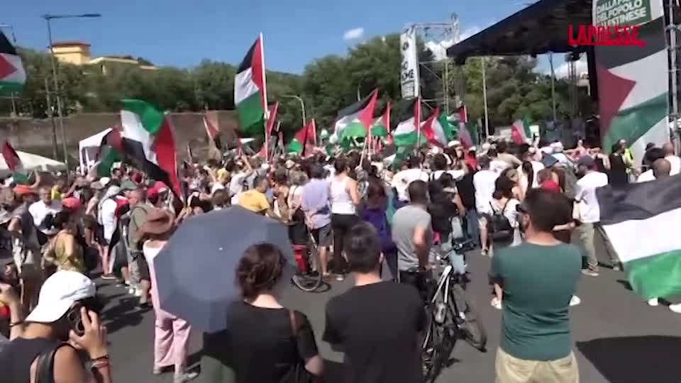 “Non in mio nome”, Emergency in piazza a Roma a sostegno di Gaza “Non in mio nome”, Emergency in piazza a Roma a sostegno di Gaza