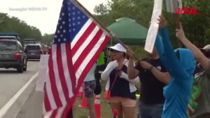 Alligator Alcatraz, nativi americani e ambientalisti protestano contro la costruzione del carcere per migranti