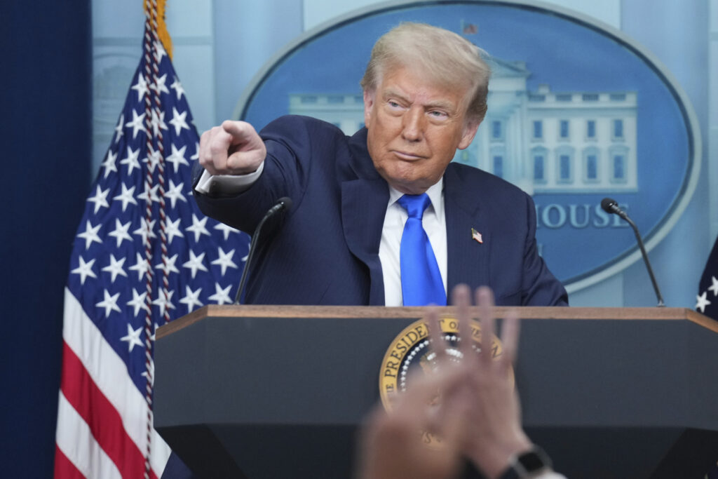Trump insiste: “Teheran era vicina all’atomica, ora un accordo a Gaza” Trump insiste: “Teheran era vicina all’atomica, ora un accordo a Gaza”