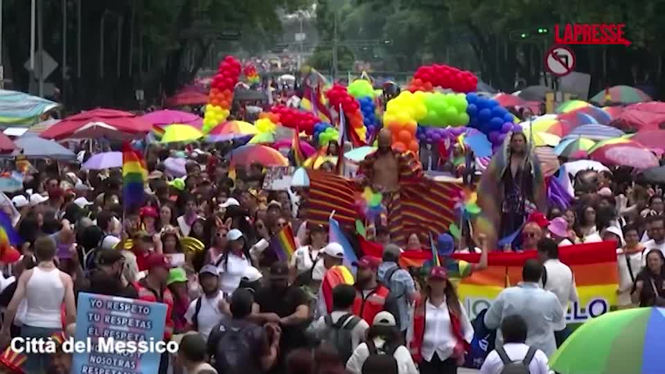 Pride in Centro e Sudamerica: folla coloratissima in piazza Pride in Centro e Sudamerica: folla coloratissima in piazza