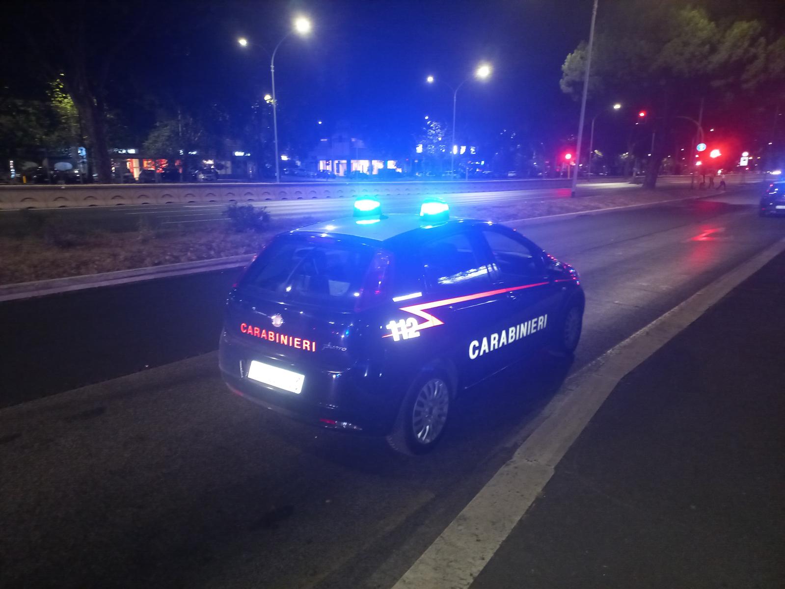 Roma, uomo ferito con arma da taglio muore in strada Roma, uomo ferito con arma da taglio muore in strada