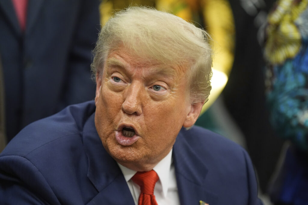 Il senato Usa dà il via libera al dibattito su legge di spesa, Trump esulta Il senato Usa dà il via libera al dibattito su legge di spesa, Trump esulta