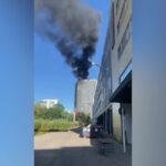 Germania: grattacielo in fiamme, grande colonna di fumo nero su Berlino