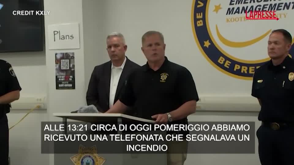 Vigili del fuoco uccisi in sparatoria in Idaho, sceriffo: “Il killer ha appiccato l’incendio” Vigili del fuoco uccisi in sparatoria in Idaho, sceriffo: “Il killer ha appiccato l’incendio”