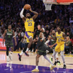 Nba, LeBron James a 40 firma con i Lakers
