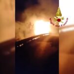 Campania, incendi vegetazione: oltre 160 interventi dei vigili del fuoco nelle ultime 24 ore