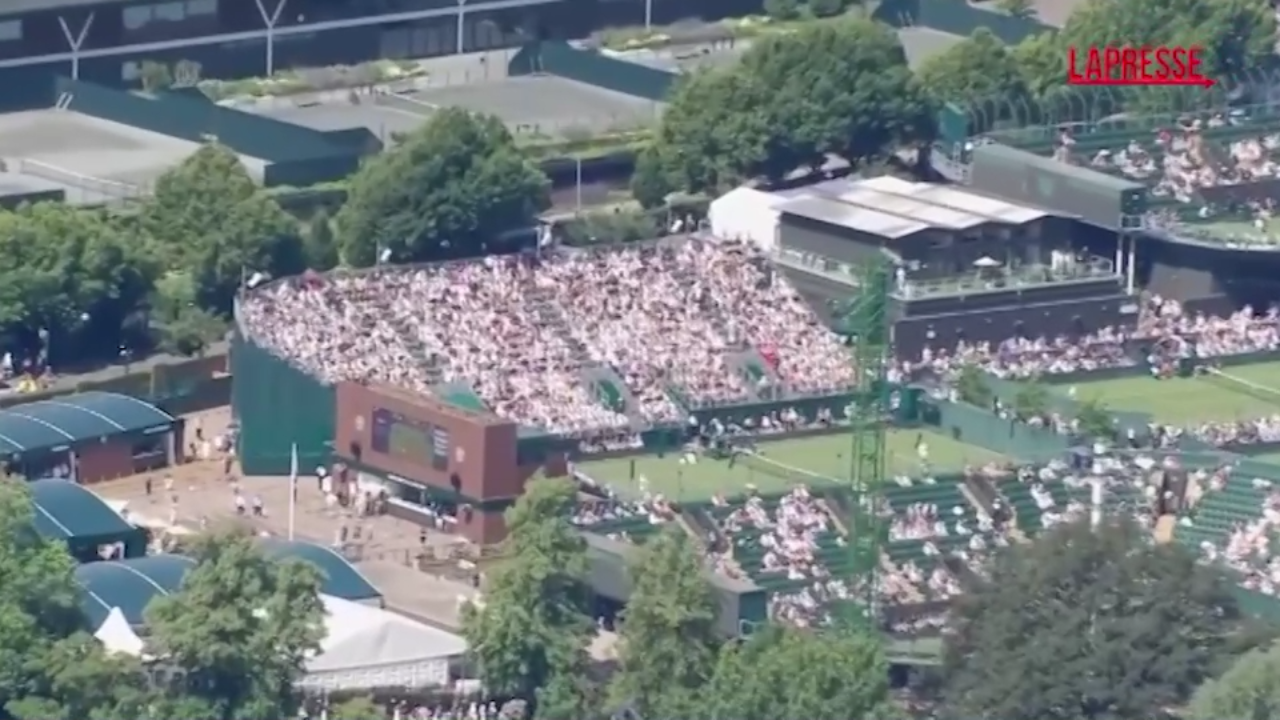 Caldo record a Londra, nel giorno del via di Wimbledon Caldo record a Londra, nel giorno del via di Wimbledon