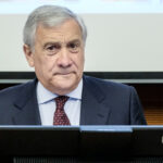 Tajani e la bandiera europea, il post su X fa discutere