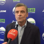 Calenda: “Se La Russa è anti-totalitario butti quel ca**o di busto del Duce”