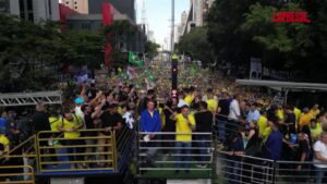 Brasile, Bolsonaro raduna sostenitori a San Paolo per protestare contro processo a Corte Suprema