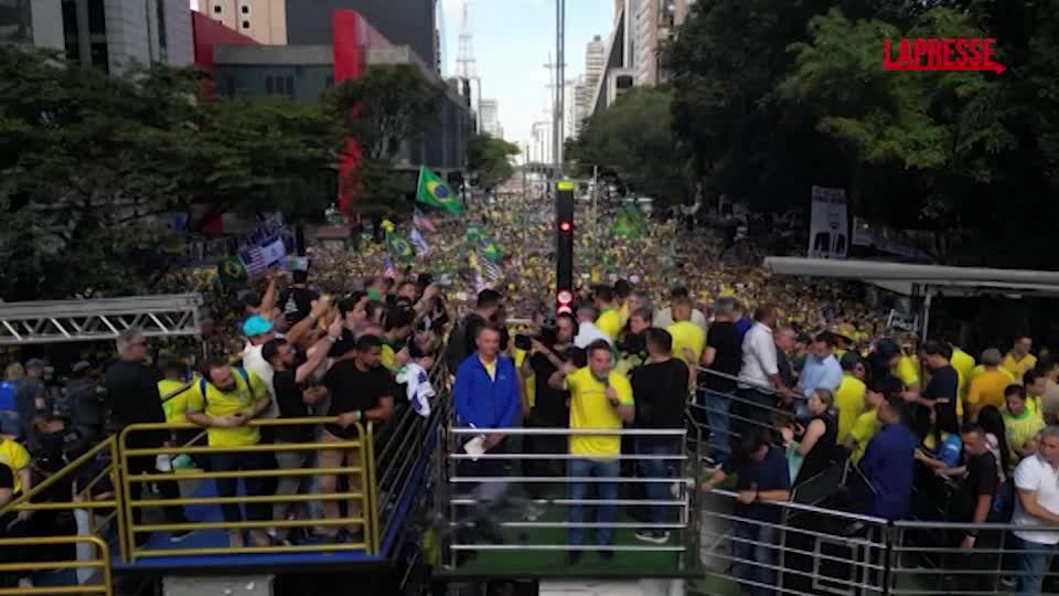 Brasile, Bolsonaro raduna sostenitori a San Paolo per protestare contro processo a Corte Suprema Brasile, Bolsonaro raduna sostenitori a San Paolo per protestare contro processo a Corte Suprema