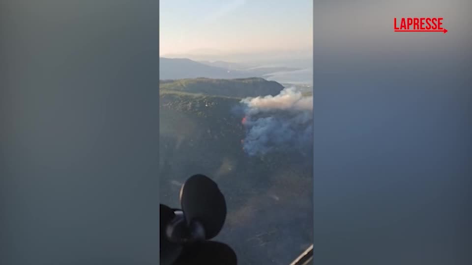Turchia, devastanti incendi a Smirne e Manisa: oltre 50mila evacuati Turchia, devastanti incendi a Smirne e Manisa: oltre 50mila evacuati