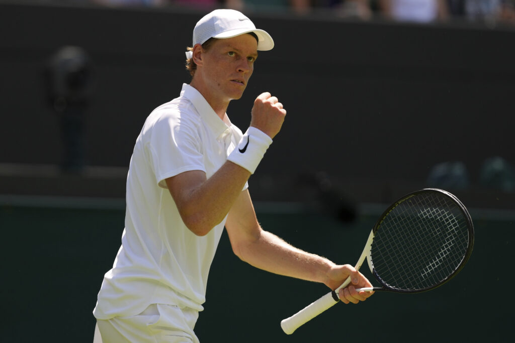 Wimbledon 2025, Sinner batte Nardi nel primo turno: Musetti ko a sorpresa Wimbledon 2025, Sinner batte Nardi nel primo turno: Musetti ko a sorpresa
