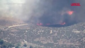 California, incendi nell’Inland Empire: evacuate diverse comunità