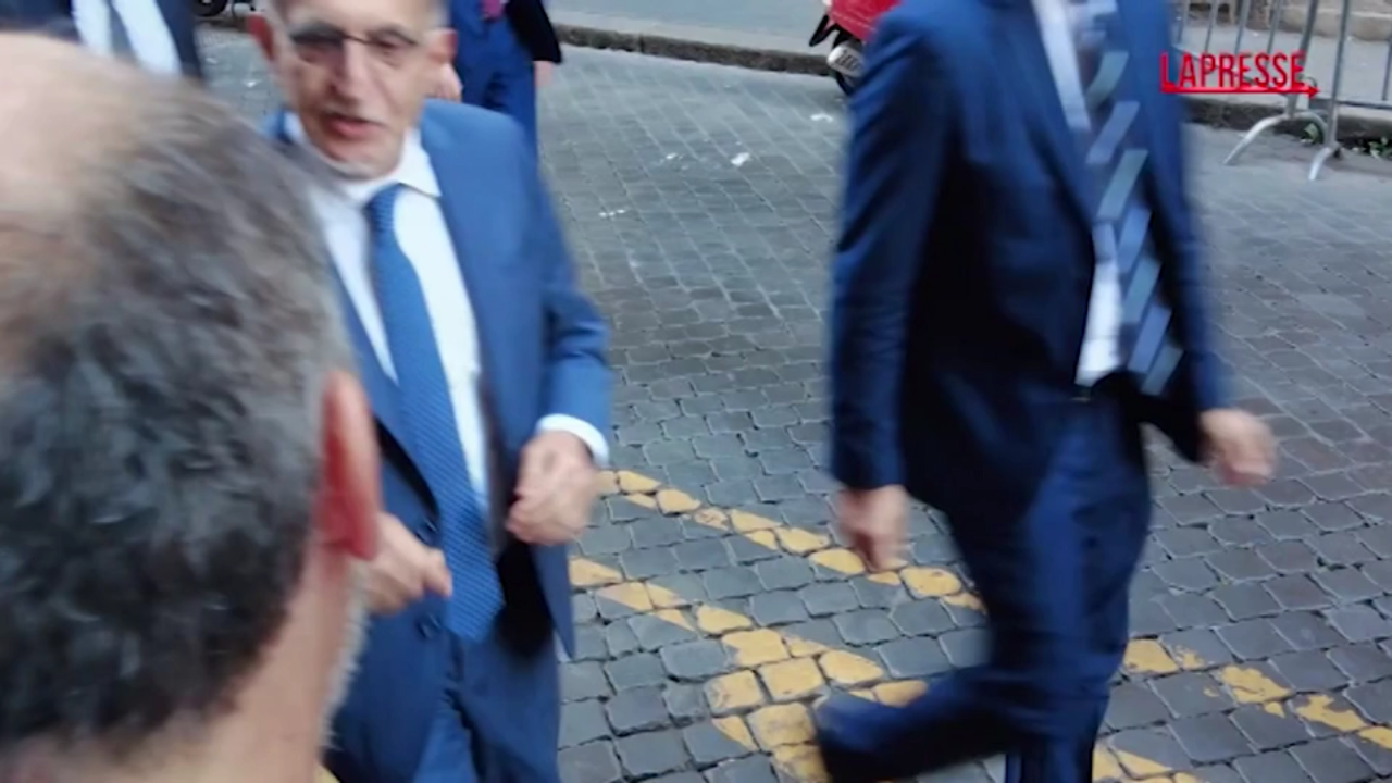 Strage di Bologna, il no comment di La Russa: “La sentenza? Sì, l’ho vista…” Strage di Bologna, il no comment di La Russa: “La sentenza? Sì, l’ho vista…”