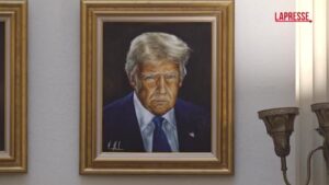 Nuovo ritratto di Trump appeso nella sede del governo in Colorado