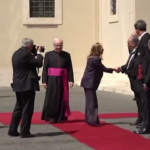 Vaticano, Meloni arrivata per udienza con il Papa