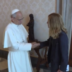Il Papa accoglie Giorgia Meloni: “Molto piacere”