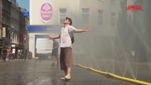 Germania, a Colonia acqua gratis per combattere il caldo