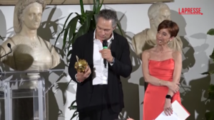 Claudio Santamaria premiato il Globo d’oro come miglior attore ne ‘Il Nibbio’: “Film che sorprende”