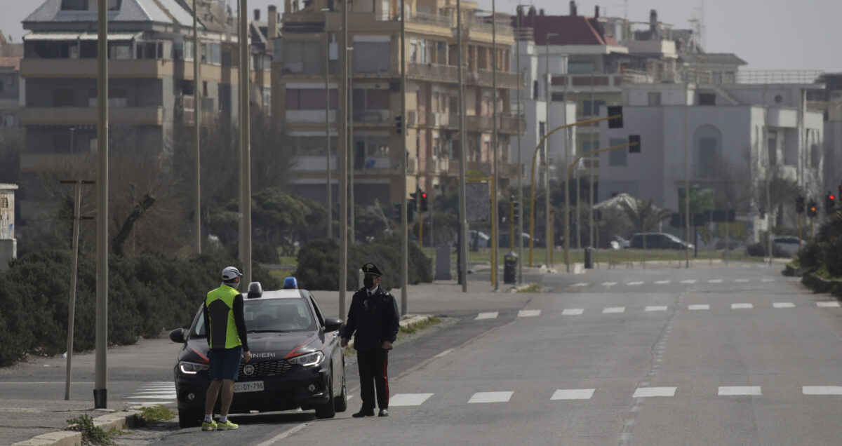 40enne abbandonato ferito in carrello a Ostia: avrebbe subito torture