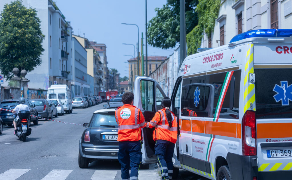 Torre del Greco, esplode palazzina: un uomo estratto dalle macerie
