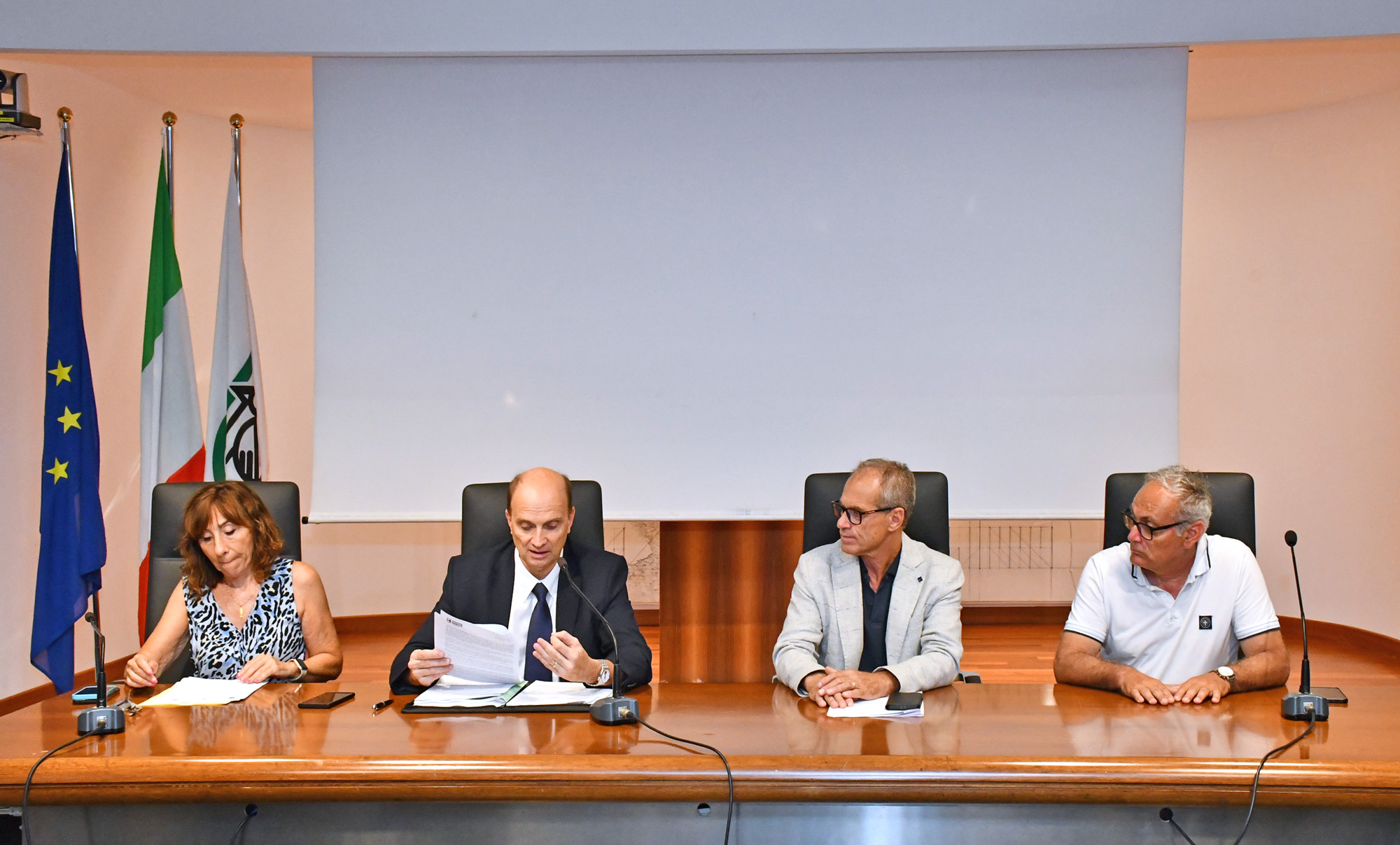 Marche,  Regione ha firmato l’ordinanza di sospensione lavoro all’aperto