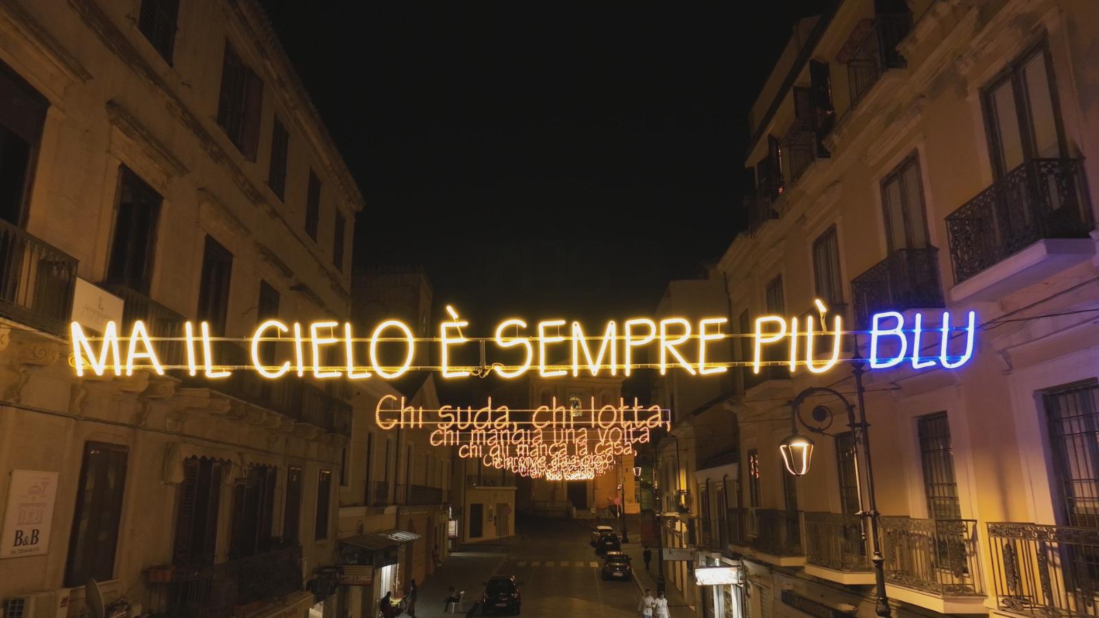 rino gaetano 50 anni dopo 8216il cielo 232 sempre pi249 blu8217