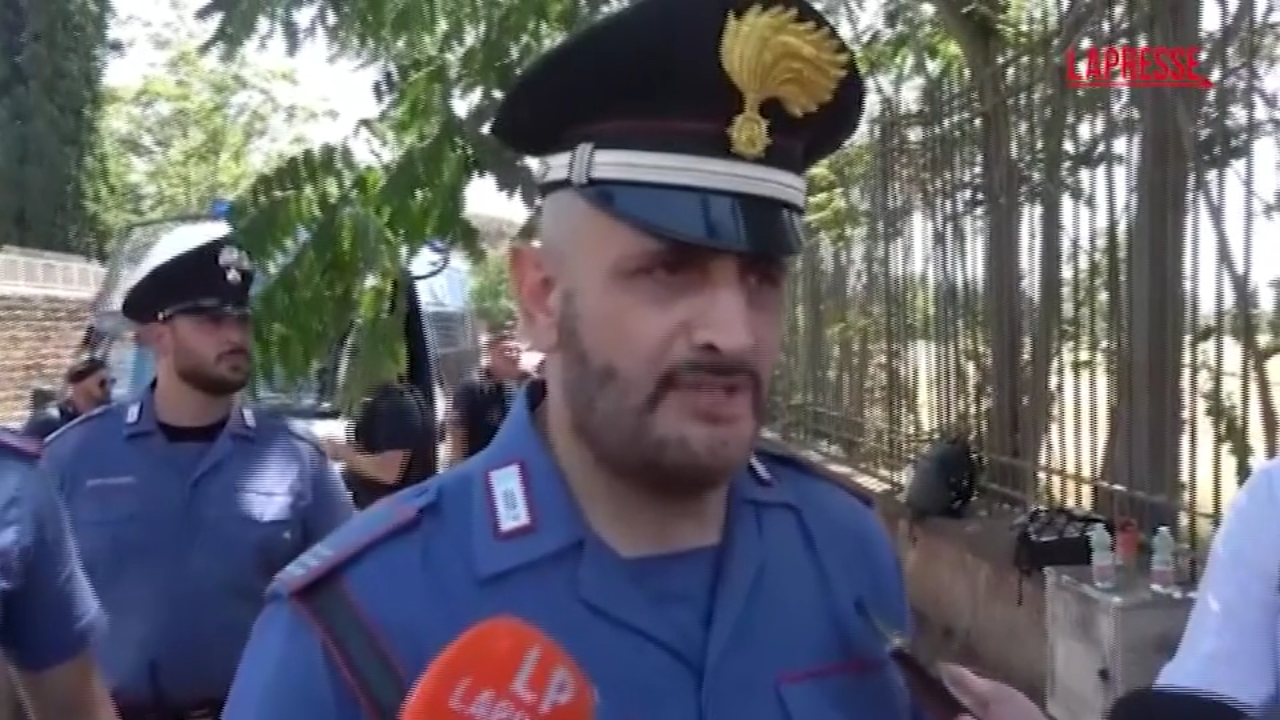 Esplosione Roma, il carabiniere che ha soccorso un operaio: “Avvolto dalle fiamme in auto” Esplosione Roma, il carabiniere che ha soccorso un operaio: “Avvolto dalle fiamme in auto”