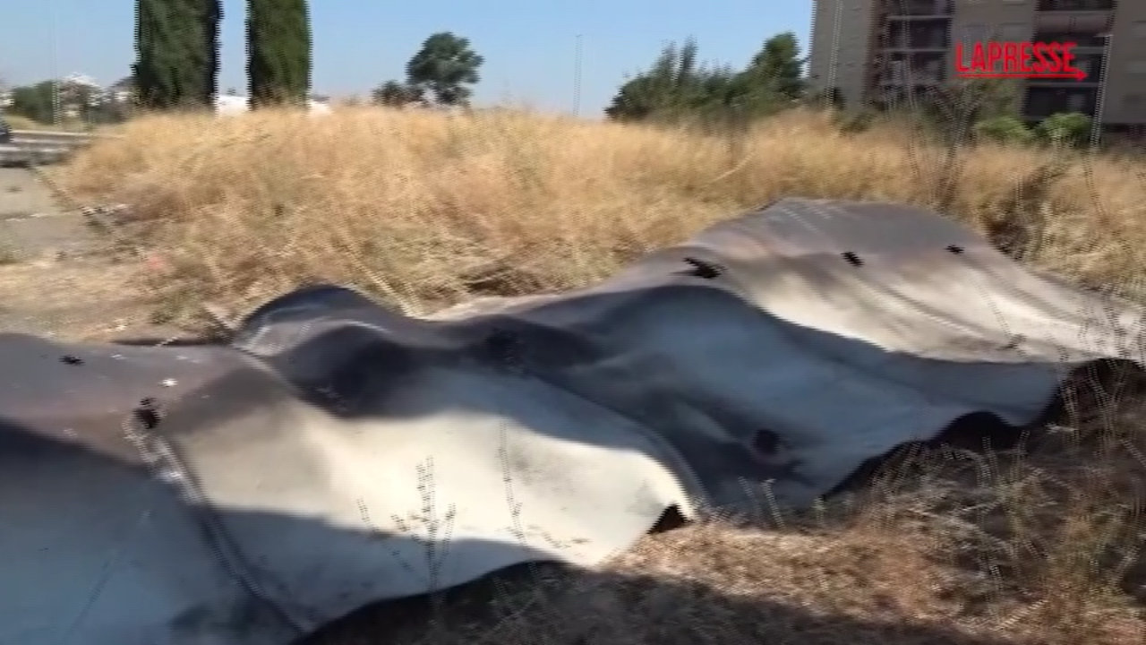 Esplosione Roma, detriti scagliati a 300 metri dal luogo della deflagrazione Esplosione Roma, detriti scagliati a 300 metri dal luogo della deflagrazione