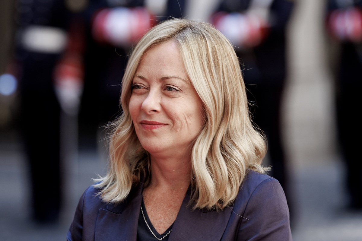 Ucraina, Meloni: “Usa non hanno interrotto invio armi a Kiev”