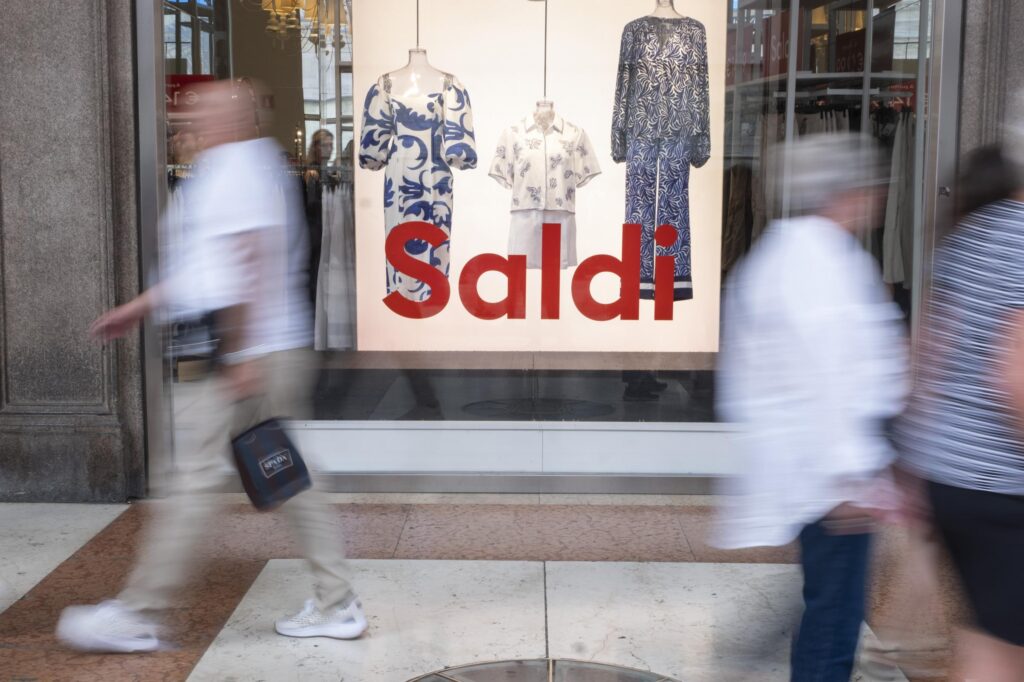 Saldi estivi 2025: quando iniziano, cosa compreranno gli italiani Saldi estivi 2025: quando iniziano, cosa compreranno gli italiani