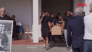 Funerali Diogo Jota, l’arrivo dei feretri in chiesa