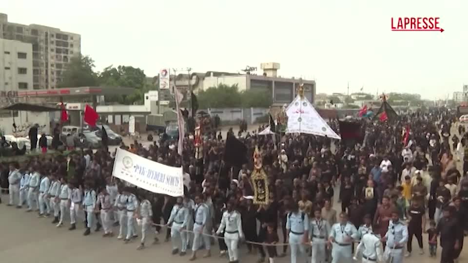 Pakistan, i musulmani sciiti commemorano l’Ashur Pakistan, i musulmani sciiti commemorano l’Ashur