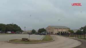 Texas, proseguono le ricerche dei dispersi per l’alluvione: le immagini dei soccorsi