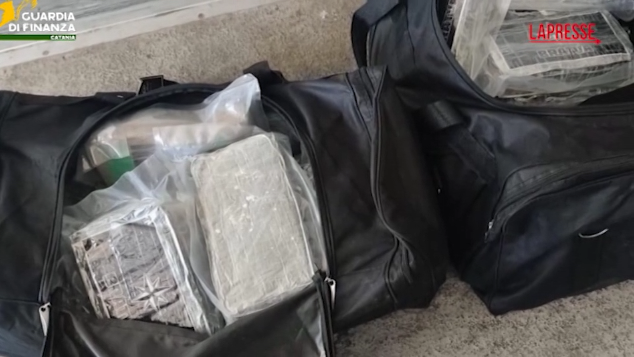 Catania, trasportava 64 chili di cocaina nel camion: arrestato Catania, trasportava 64 chili di cocaina nel camion: arrestato