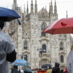 Caldo torrido, in arrivo temporali e fulmini: cosa comporta per la salute