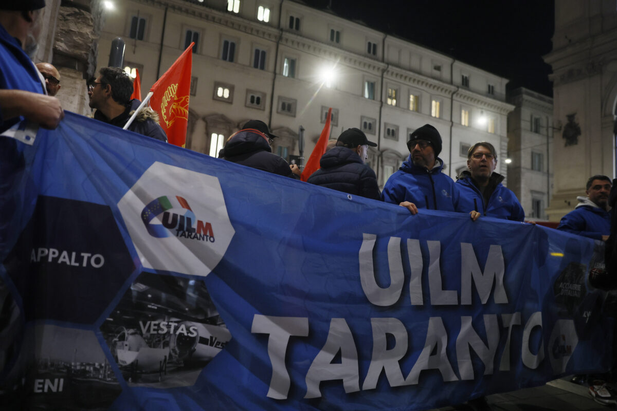Ex Ilva, settimana decisiva per Taranto. Sindacati: “Rischio bomba sociale”