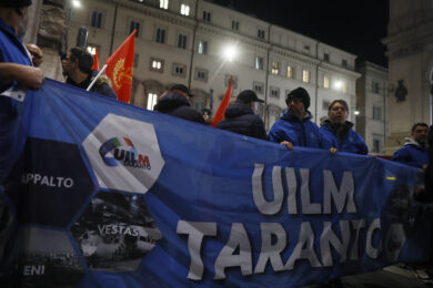 Ex Ilva, settimana decisiva per Taranto. Sindacati: “Rischio bomba sociale”