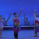 Roberto Bolle all'Expo di Osaka manifesta per la pace